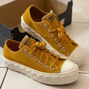 Converse Chuck Taylor Saffron Yellow PlatformLayer